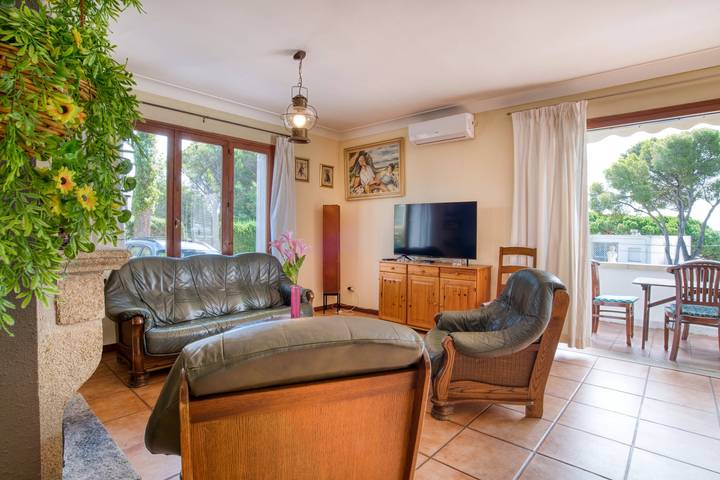 Maison de vacances 'Isabel' avec piscine partagée, jardin et Wi-Fi in Platja de Sant Jordi (Calonge), Calonge