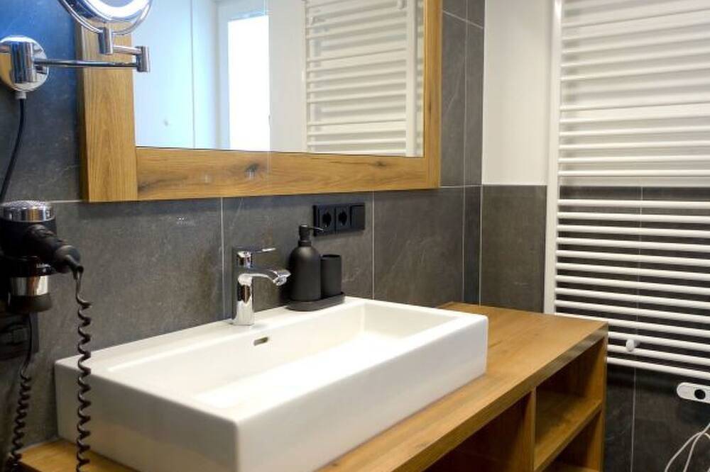 Entire apartment, Bergzeit Appartement Top 2 in Saalbach, Saalbach-Hinterglemm