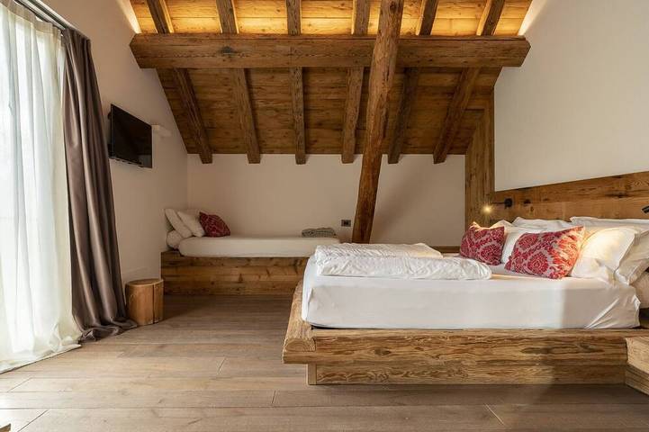 Casera Cornolera in Chies d'Alpago, Prealpi Carniche