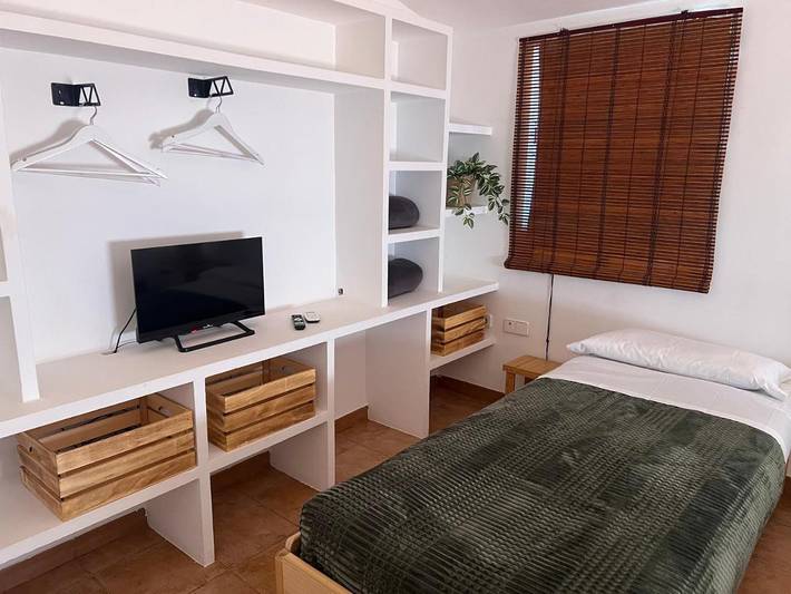 Casa rural para 10 personas, con vistas y terraza, Se admiten mascotas en Los Serranos - 4