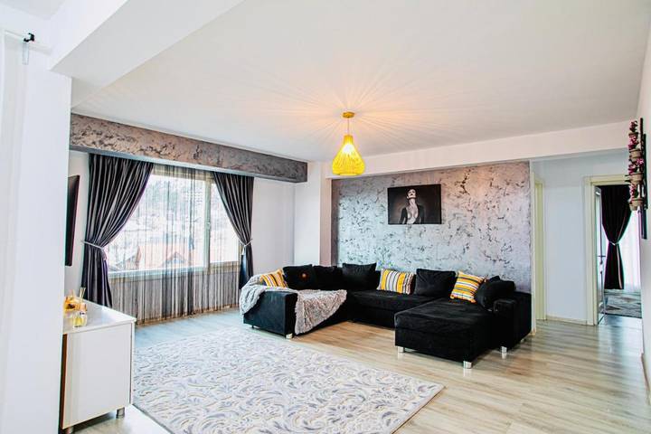 Appartement de vacances pour 4 personnes, avec Balcon ainsi que Terrasse et Vue dans Suceava