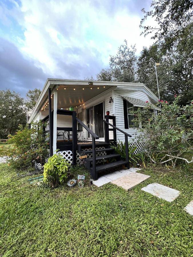 The Deer Retreat at Venus in Highlands County