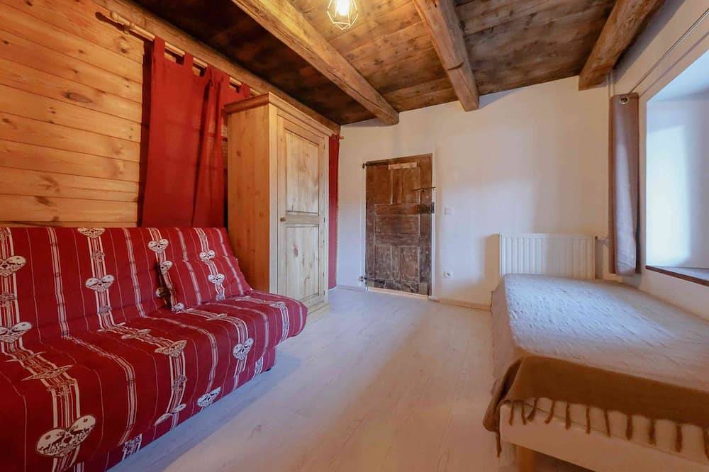 Apartamento entero, Le Clot Saint Joseph, descanso natural en el corazón del Parc des Ecrins in Vallouise-Pelvoux, Parque Nacional de los Ecrins