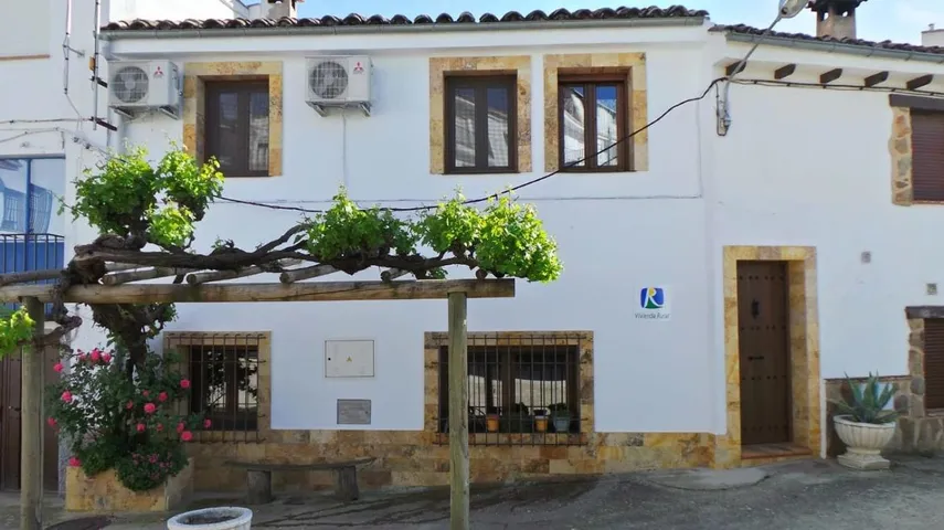 Ferienhaus für 3 Personen, mit Terrasse und Ausblick - 1