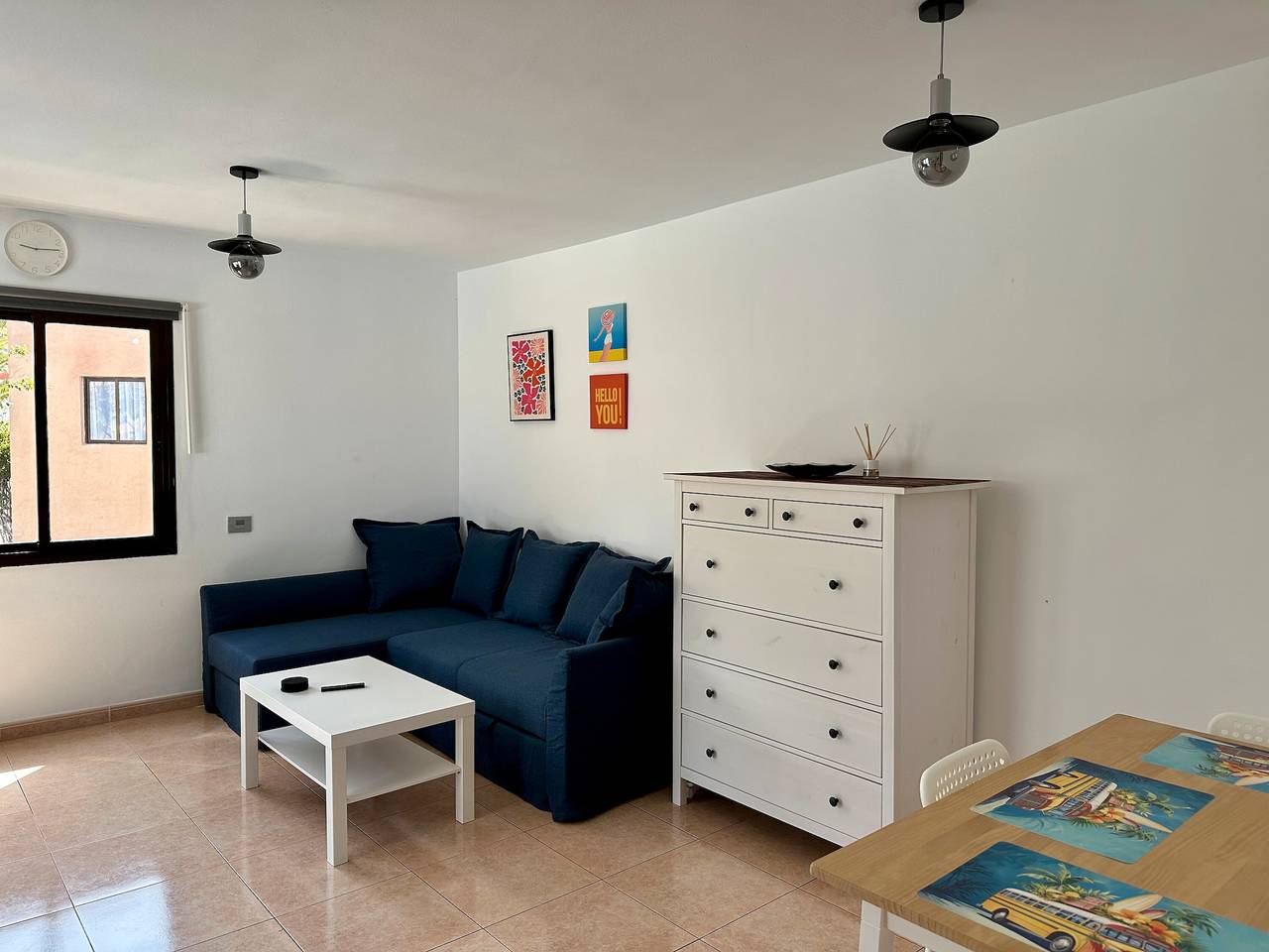 Entire apartment, Vacation 'Viento Azul' with Shared Pool, Wi-Fi and Air Conditioning in Corralejo, La Oliva