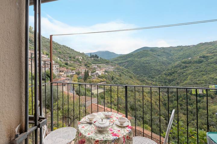 Gîte pour 4 personnes, avec balcon à Apricale