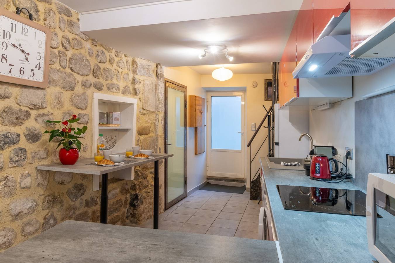 Apartamento entero, Apartamento «Encantador T2 en el Centro Histórico» en Vals-les-Bains, 2 personas, mascotas permitidas in Vals-les-Bains, Parc naturel régional des Monts d'Ardèche