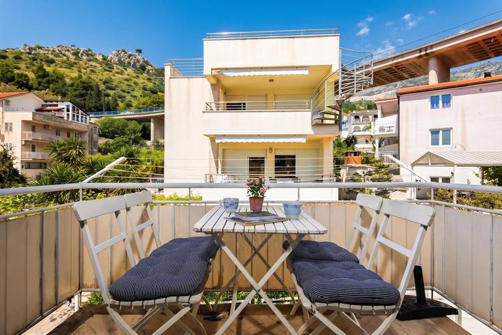 Dom dla 4 osób, z Balkon i Widok na ocean oraz Basen dla dzieci w Podgora