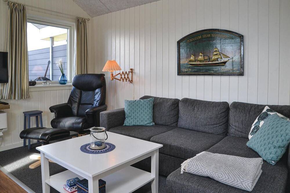 Awesome home in Esbjerg V with Wifi in Sjelborg, Esbjerg