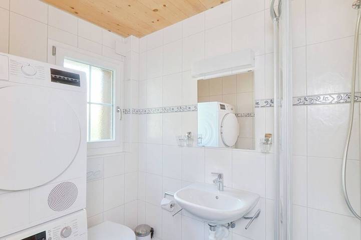 Geheel appartement, CityChalet Appartement/Fewo Enzian**** in Interlaken, Meer van Thun