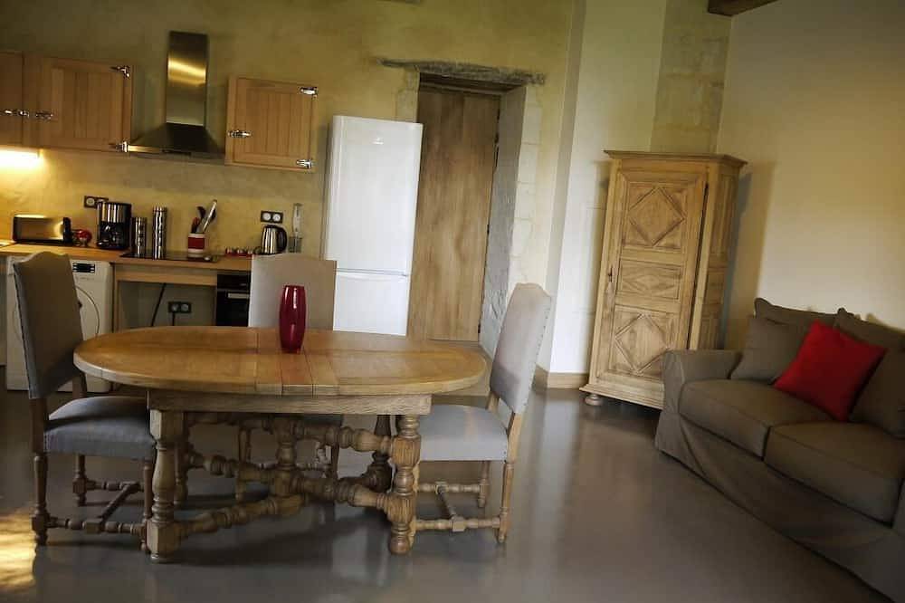 Aménagé dans le Château, le gîte Brilhac est accessible à tous in Monts-sur-Guesnes, Vienne (France)