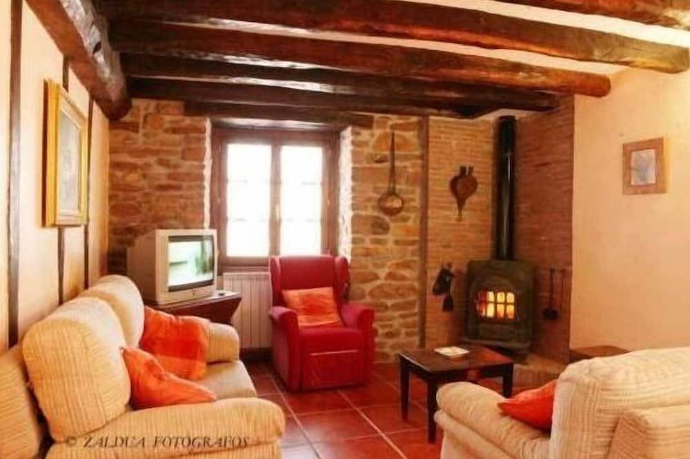 Rural house completely renovated in the Baztan valley in Azpilikueta, Baztan