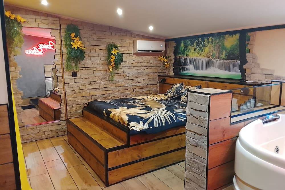 Casa Lova Jacuzzi, whirlpool bath. Romantic setting Escape and relaxation ❤️ in Entraigues-sur-la-Sorgue, Vaucluse