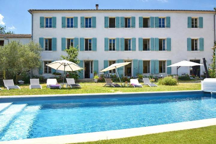 Location de vacances pour 2 personnes, avec vue ainsi que jardin et piscine à Lauraguel