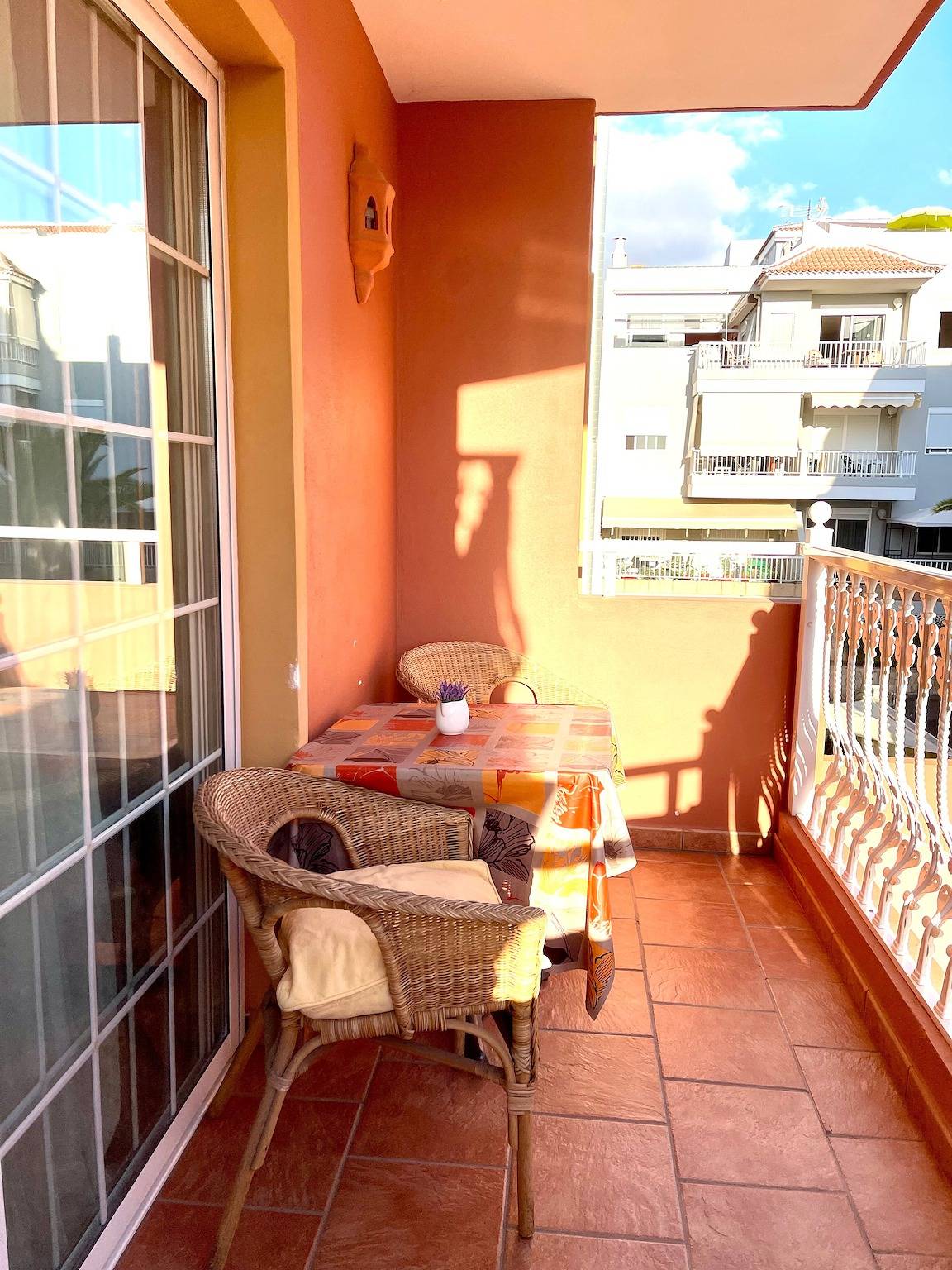 Apartamento entero, Apartamento vacacional "Casa Emma" con balcón y Wi-Fi in Playa de San Juan Tenerife, Guía de Isora