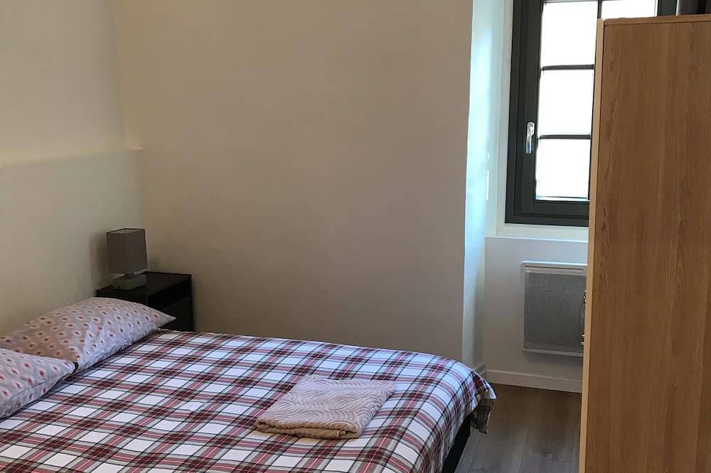 Appartement entier, 3 chambres en lit double dans un appartement entièrement rénové, Clim,<br>lit bébé in Clermont-Ferrand, Parc naturel régional des Volcans d'Auvergne