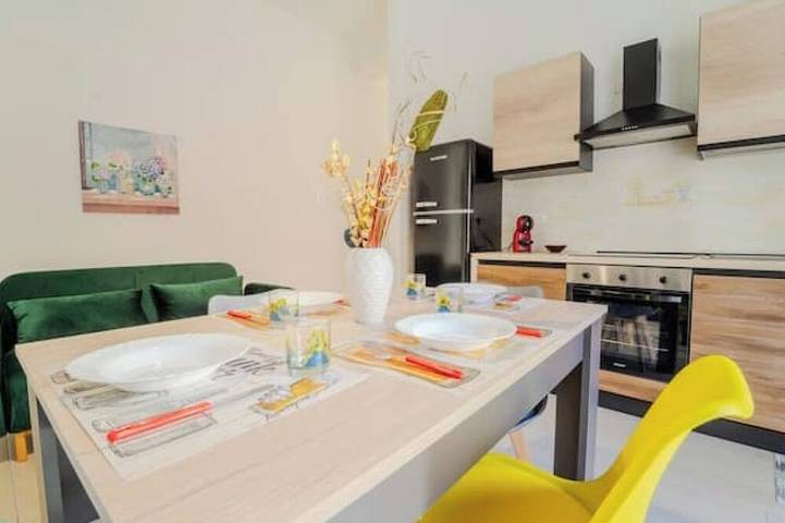 Ferienwohnung für 3 Personen, mit Balkon in Barcellona Pozzo di Gotto