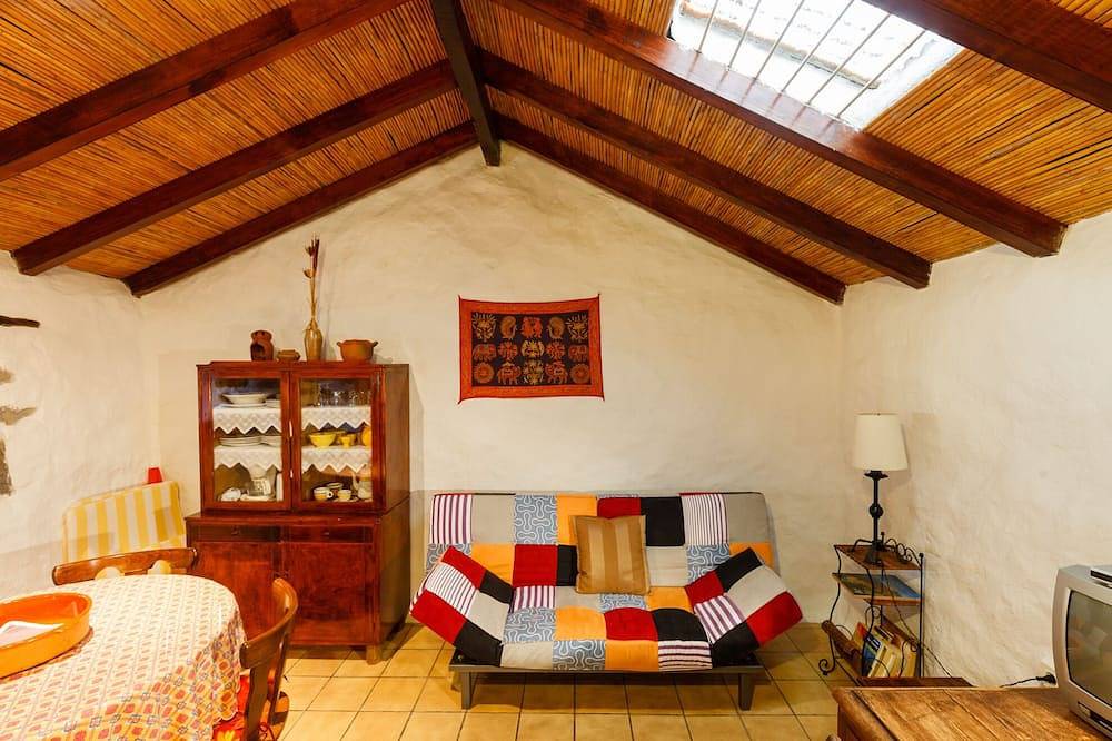 Casa La Pintora, strandnah, Garten, wandern im Naturpark, max. 2Personen +1Kind in El Risco, Agaete