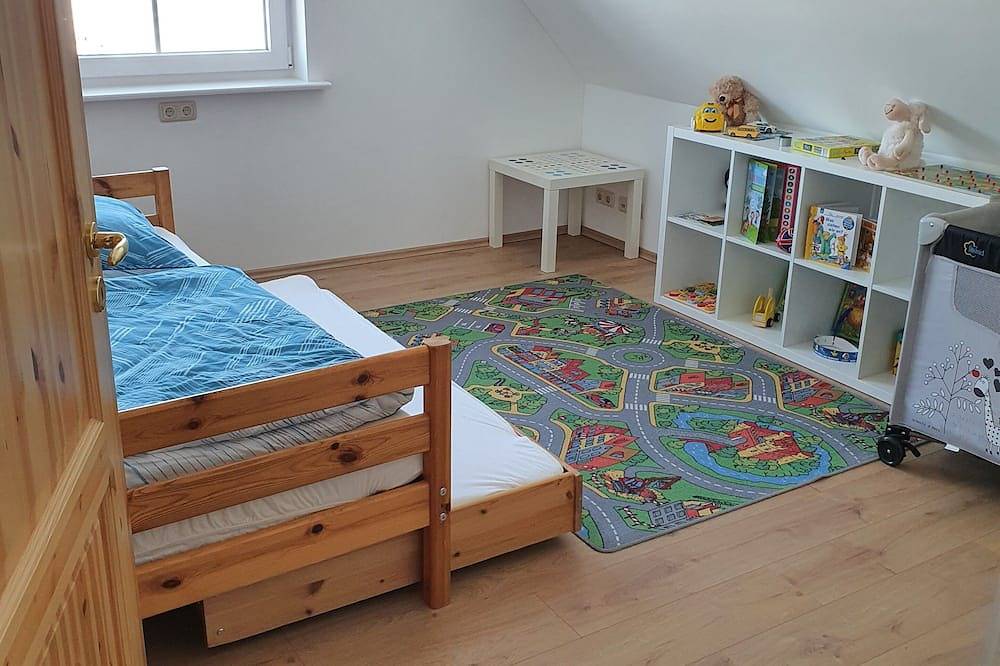 Ganze Wohnung, Schöne Ferienwohnung in ruhiger Wohnsiedlung mit unverbautem Feldblick in Wankendorf, Südliche Ostseeküste