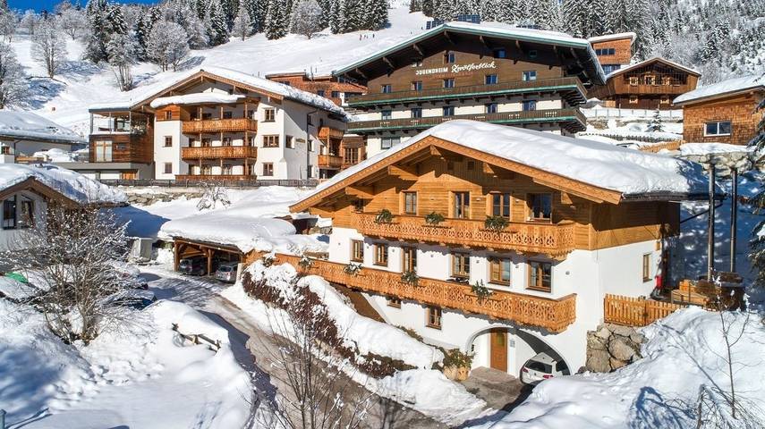 Chalet für 10 Personen, mit Ausblick und Sauna sowie Terrasse, mit Haustier in Hinterglemm