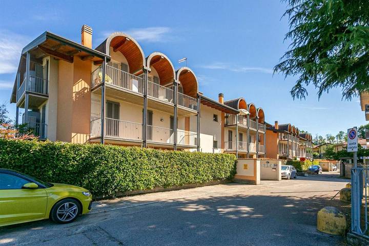 Gîte pour 2 personnes, avec jardin et terrasse dans Vergiate