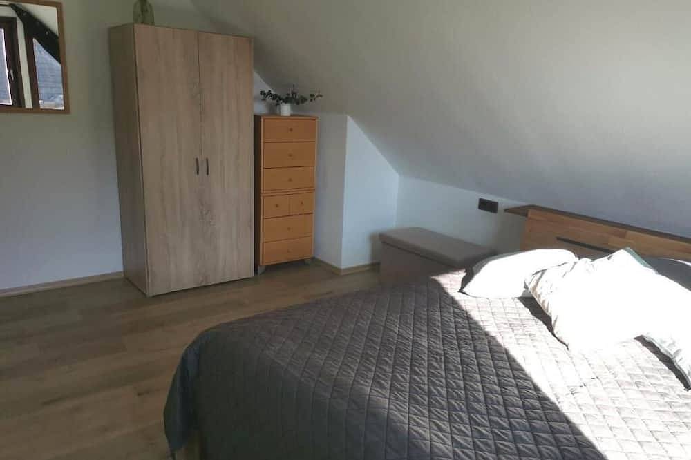 Ganze Wohnung, Helle Ferienwohnung mit sonniger Loggia in Celle, Aller-Leine-Tal