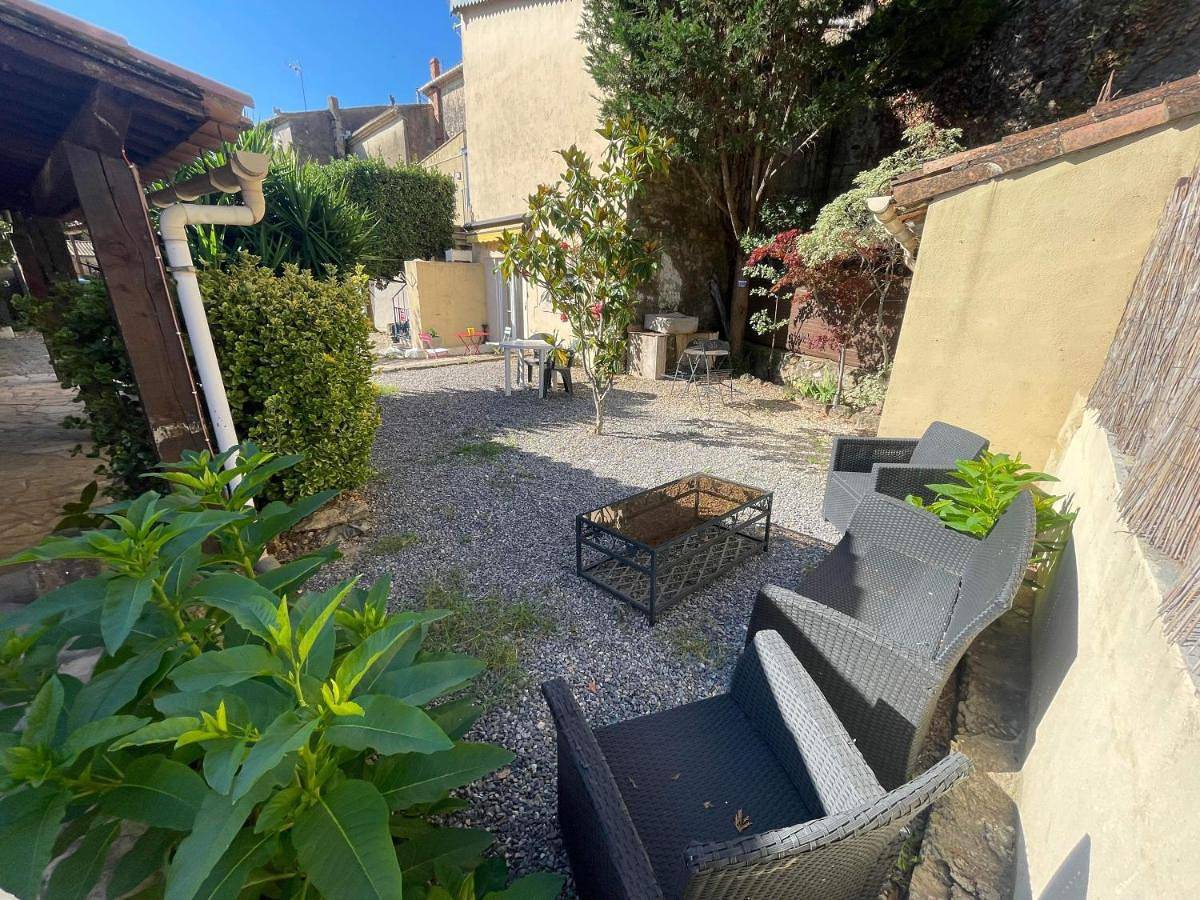Appartement entier, Velezia Guesthouse in Roujan, Côte méditerranéenne (France)