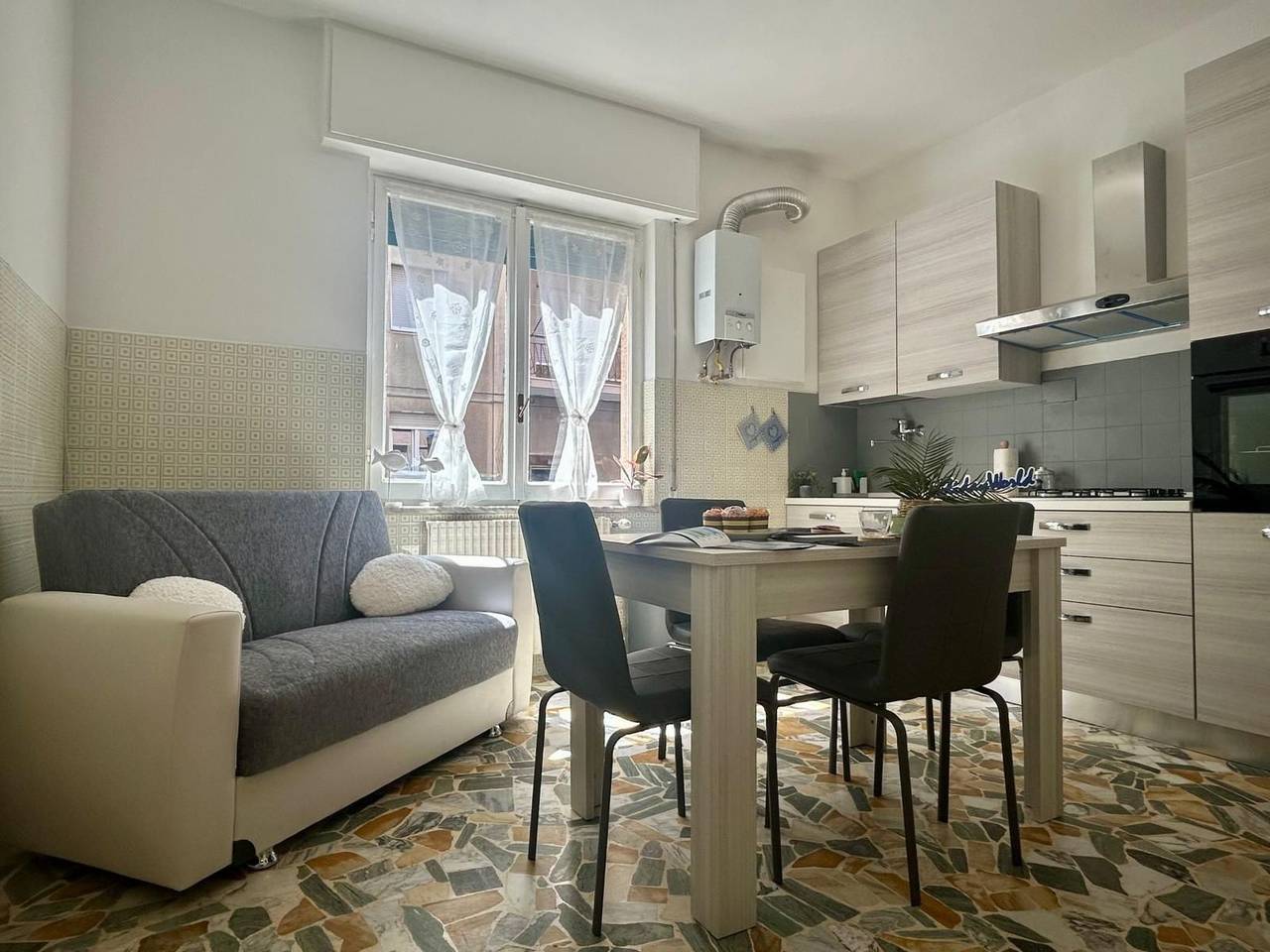 Ganze Wohnung, Blue Beach by Holiday World in Albisola Capo, Albisola Superiore