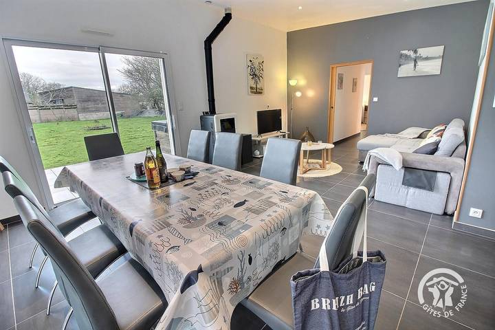 Gîte pour 6 personnes, avec Jacuzzi et Terrasse ainsi que Jardin et Vue à Trédrez-Locquémeau - 4