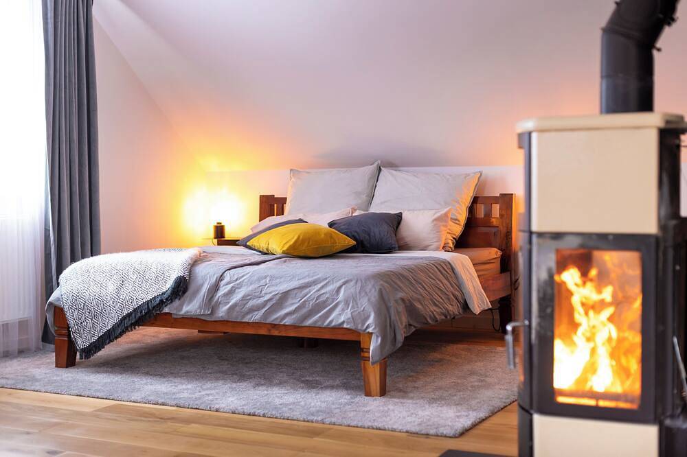 Ganze Wohnung, Annie – Dg-Apartment mit Kamin & Balkon | Am See mit Privatsteg & 2500 qm Garten in Westpommern