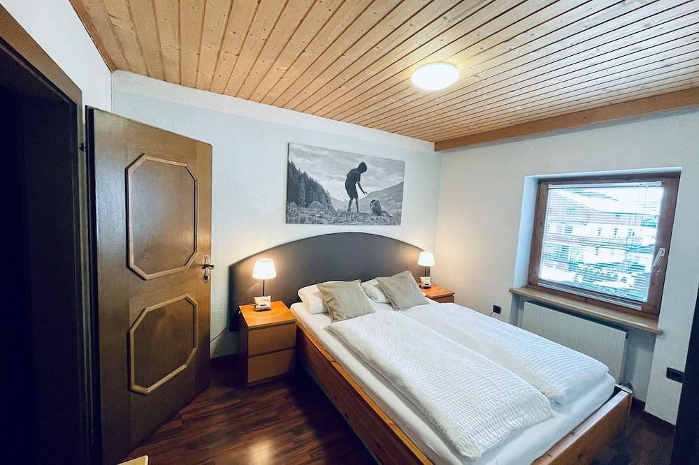 Ganze Wohnung, Gemütliche Ferienwohnung im Dorfzentrum mit Garten für 2- 6 Personen in Tuxer Alpen, Aschau im Zillertal