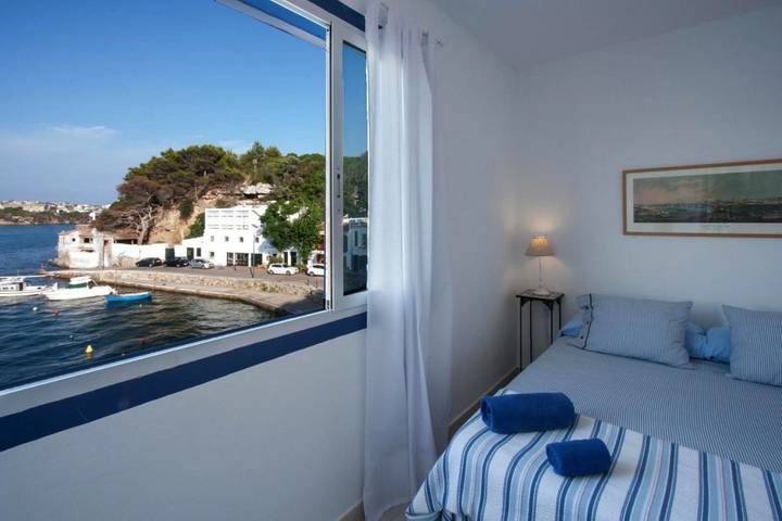 Location de vacances pour 4 personnes, avec terrasse et vue, animaux acceptés à Es Castell - 2