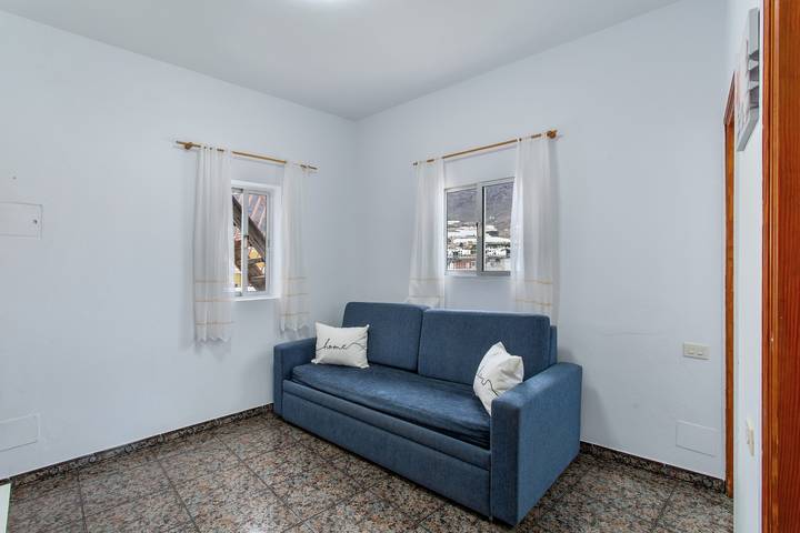 Hel lejlighed, Vacation Apartment 'Atico Martin' with Mountain View, Private Terrace and Wi-Fi in Molino de Agua, San Nicolás de Tolentino