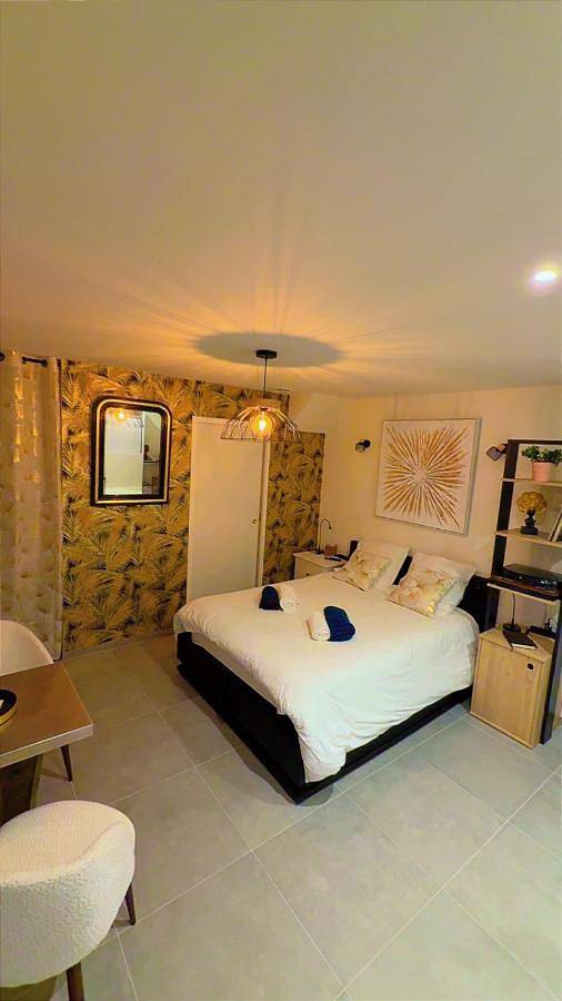 Appartement entier, Charmant studio en Ardèche - village médiéval in Burzet, Parc naturel régional des Monts d'Ardèche