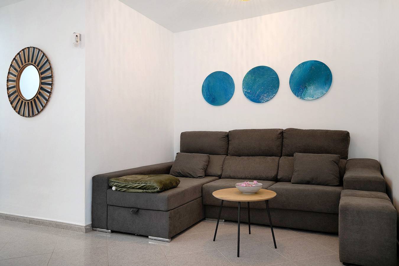 Apartamento entero, Apartamento de vacaciones 'Casa Albazul' con terraza privada y Wi-Fi in Playa Honda, San Bartolomé