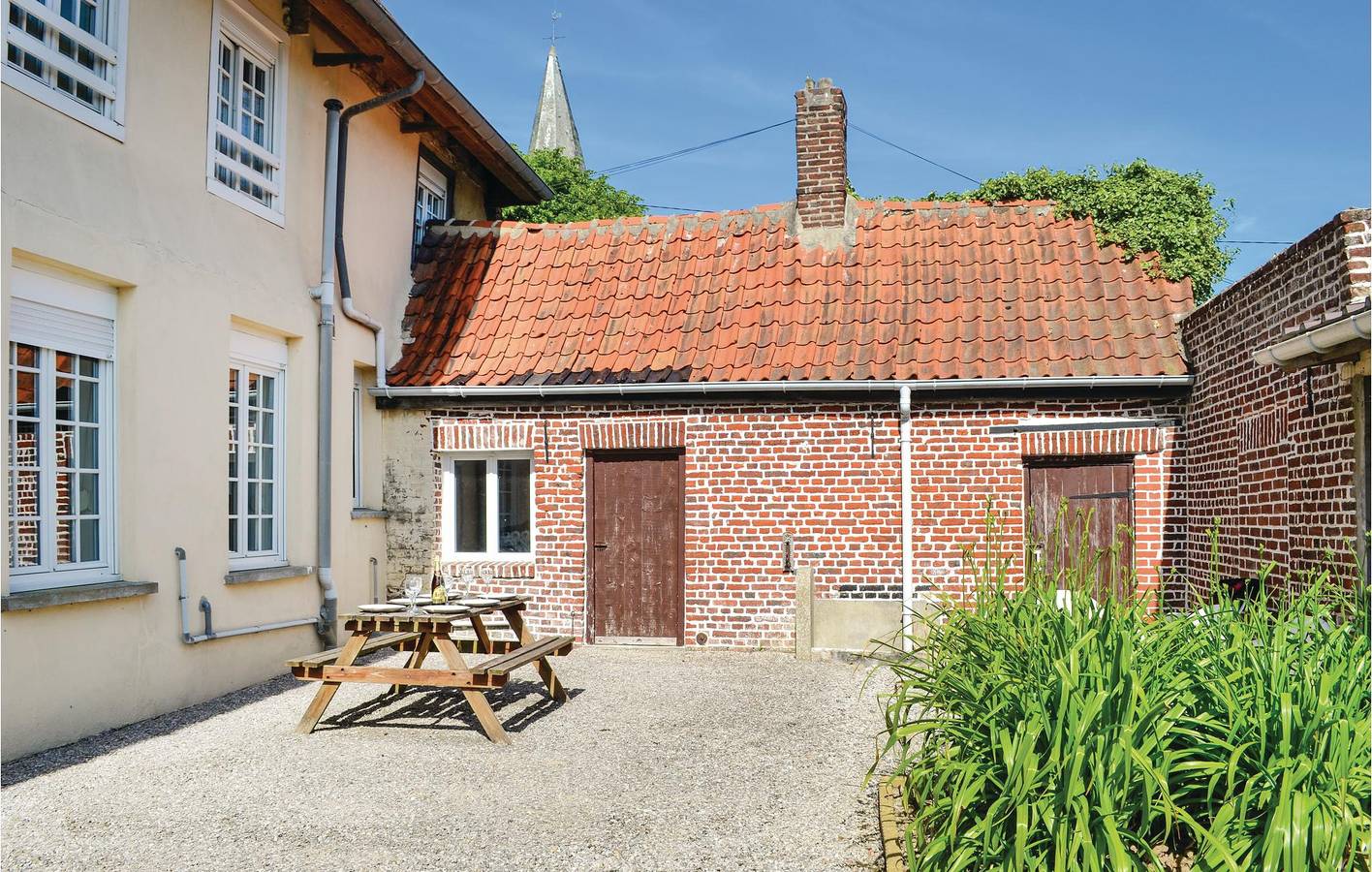 Holiday home for 10 people with garden in Volckerinckhove, Dunkirk region