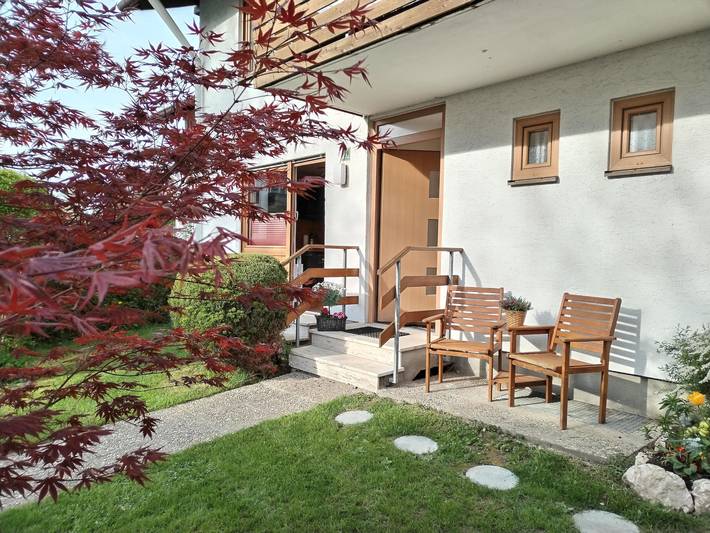 Ganze Ferienwohnung, Ferienwohnung am Gänsbach - Ferienwohnung 40m² mit Terrasse, bis 3 Personen, separates Schlafzimmer in Grassau, Chiemsee