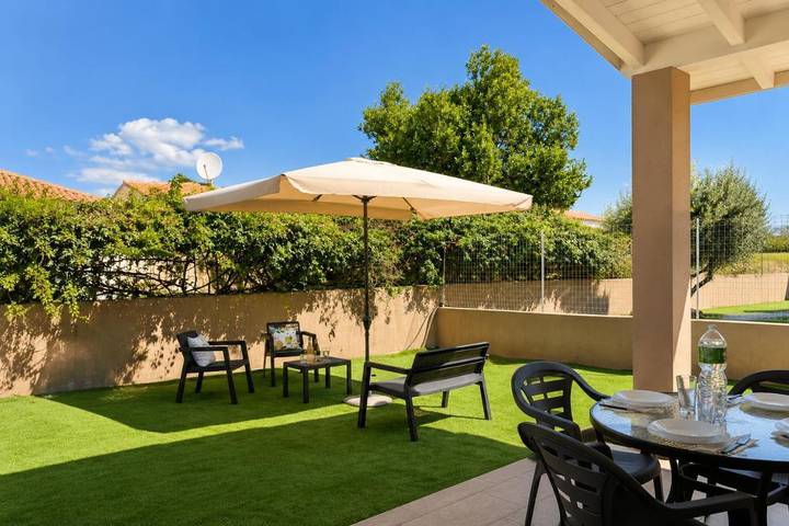 Villa per 4 persone, con giardino a Solanas