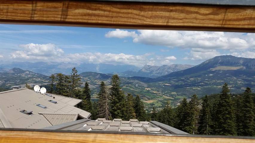 Gîte pour 6 personnes, avec vue et piscine à Selonnet - 3