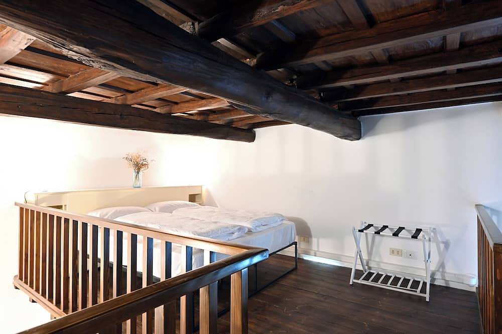 Apartamento entero, Cozy central and comfortable, suitable for couples and families with children in Albano Laziale, Castelli Romani