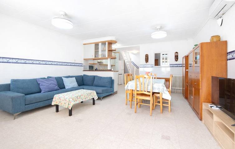 Gemütliche 150 m² große Wohnung mit Terrasse, WLAN und Grill in der Nähe des Restaurants Llobarro in Platja del Perelló (Sueca), Sueca