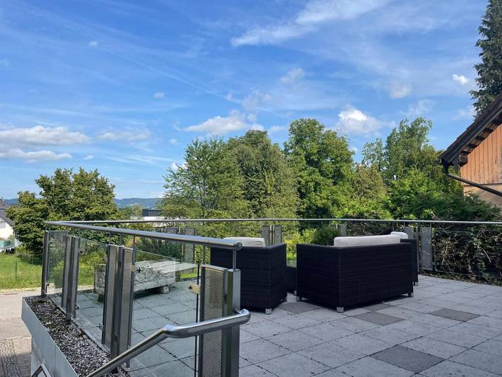 Ferienwohnung für 6 Personen, mit Balkon und Terrasse sowie Garten und Ausblick