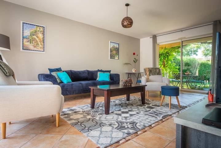 Location de vacances pour 8 personnes, avec jardin et piscine à Pézenas - 3