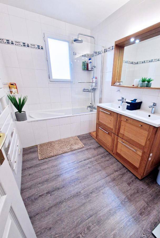 Location de vacances pour 6 personnes, avec terrasse et jardin à Moussy-le-Neuf - 2