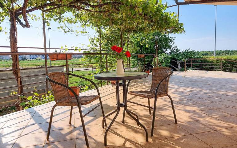 Ganze Wohnung, Elegantes Studio-Apartment mit Terrasse, WiFi, Klima in Umag, Umag und Umgebung