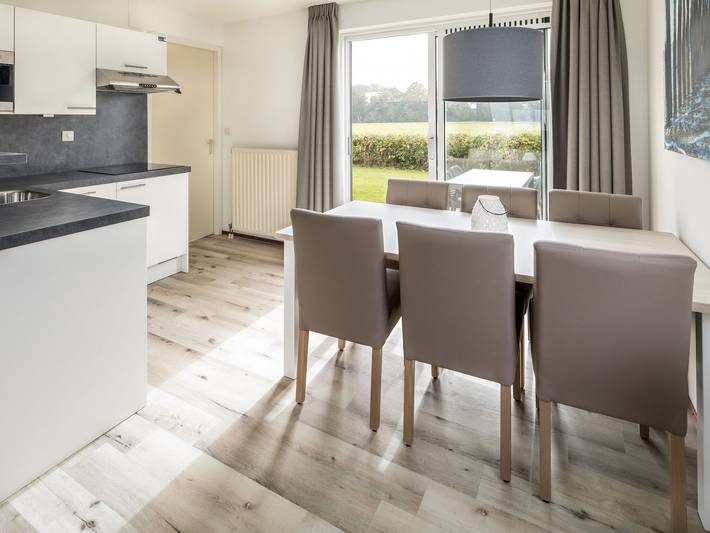 Ferienhaus für 6 Personen, mit Terrasse und Garten in Scharendijke - 4
