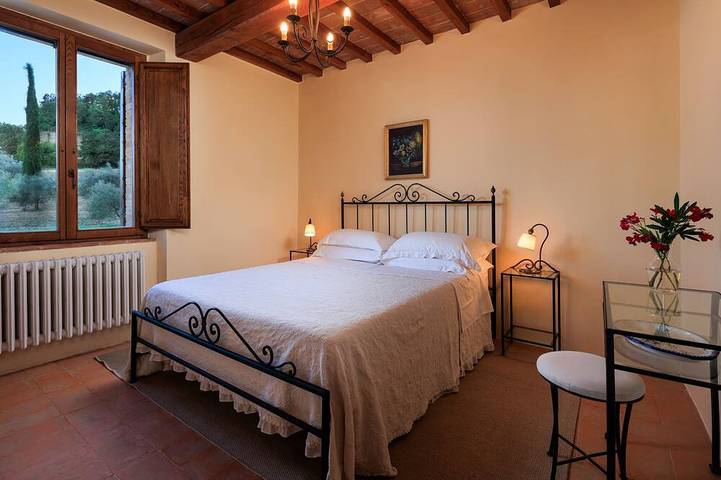 Charmante historische Villa umgeben von 5 Hektar Privatgrundstück in Todi, Perugia Provinz