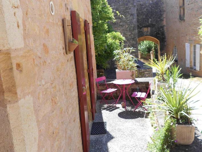 Location de vacances pour 2 personnes, avec terrasse à Biron - 2