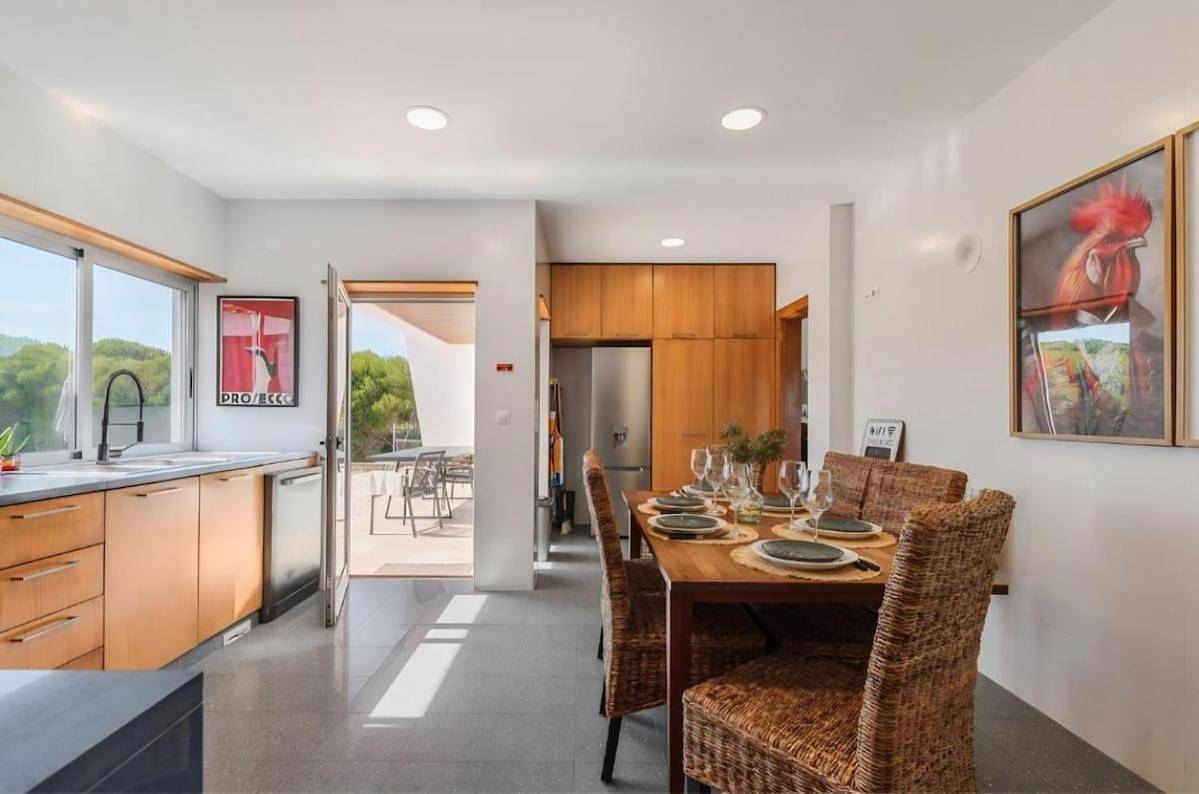 Casa da Vagem, Modern Luxury in Sintra, Private Pool, 9 min from Azenhas do Mar in São João das Lampas e Terrugem, Costa de Lisboa