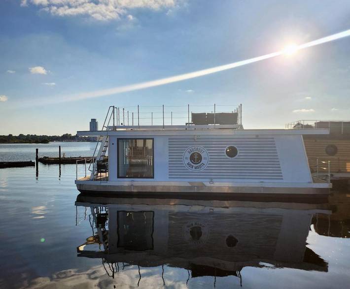 Boot für 4 Personen, mit Balkon und Terrasse sowie Sauna und Seeblick in Schleswig
